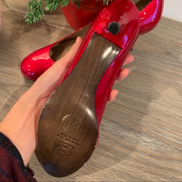 🎄STUART WEITZMAN Holiday Kitten Heels - Picture 3 of 4